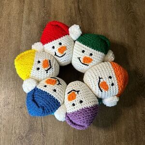 Handcrafted Crochet Snowmen Plush Wreath Cheery Colorful Christmas Decor 14”